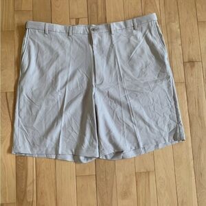 NWOT Haggar Shorts Cool 18 Pro Khaki Size 50 Flat Front Expandable Waist Tan